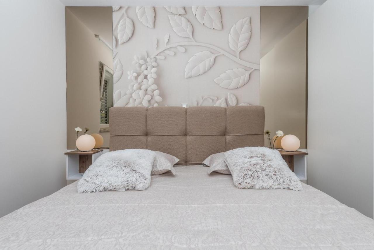 Chic Apartment Zoja Near Beach With Free Parking มาคาร์สกา ภายนอก รูปภาพ