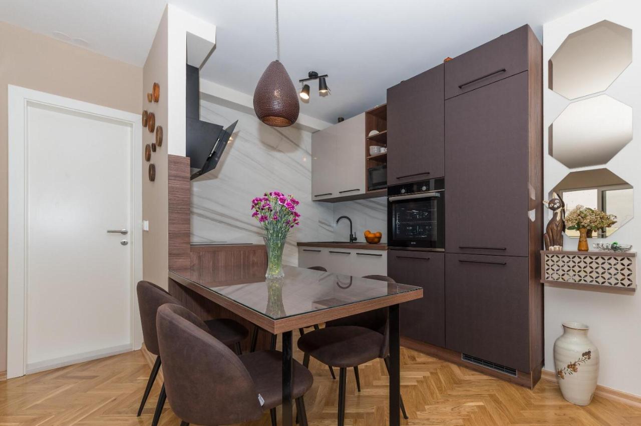Chic Apartment Zoja Near Beach With Free Parking มาคาร์สกา ภายนอก รูปภาพ
