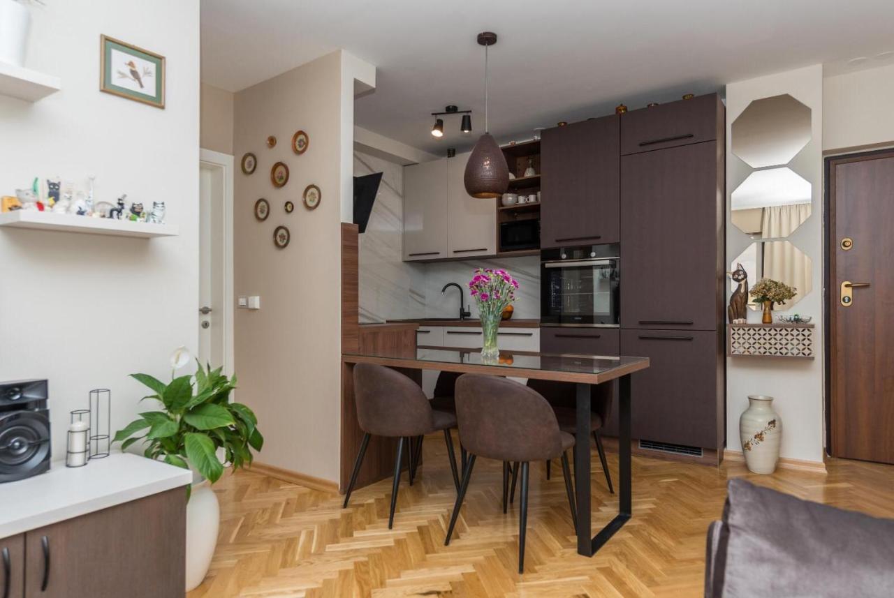 Chic Apartment Zoja Near Beach With Free Parking มาคาร์สกา ภายนอก รูปภาพ