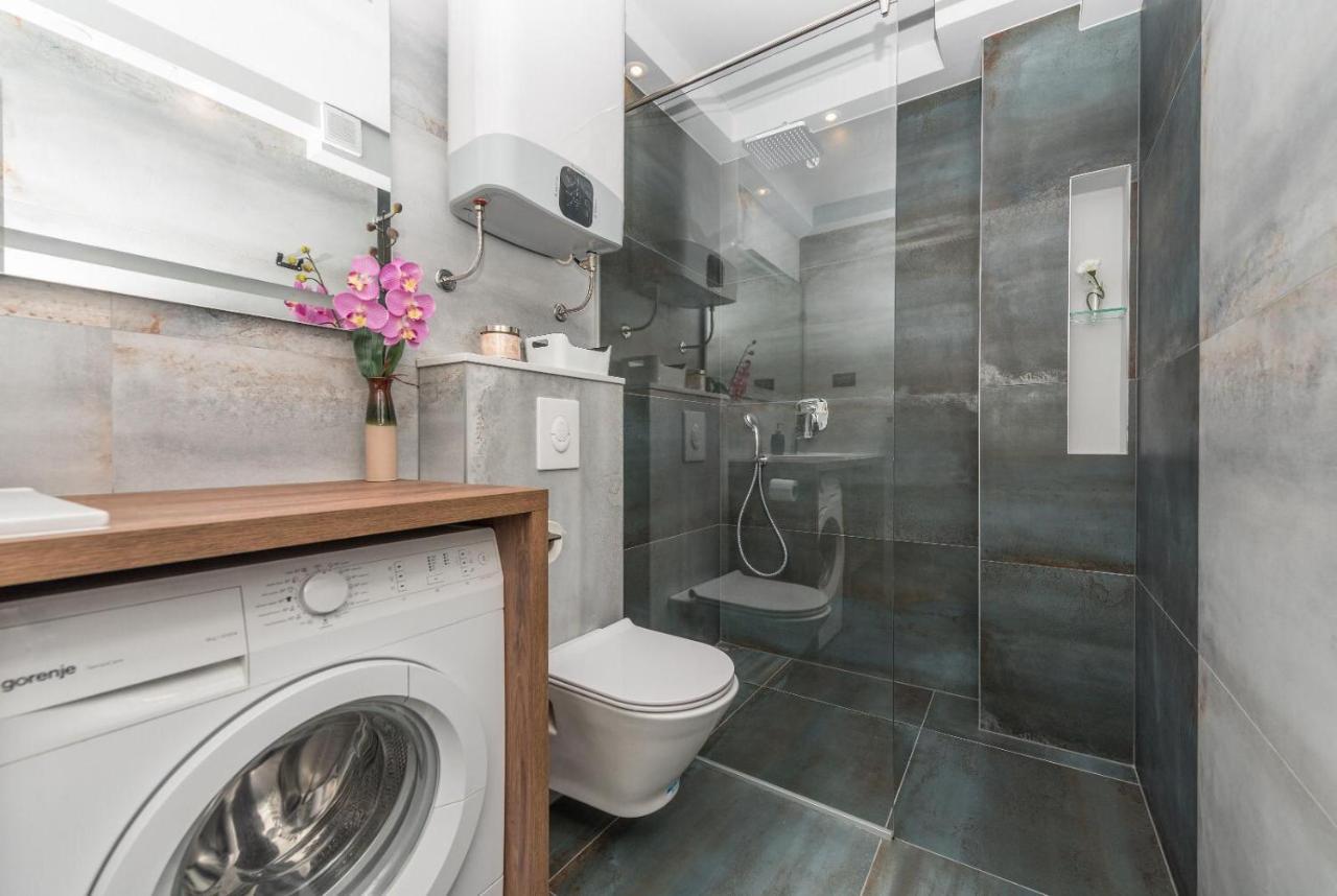 Chic Apartment Zoja Near Beach With Free Parking มาคาร์สกา ภายนอก รูปภาพ
