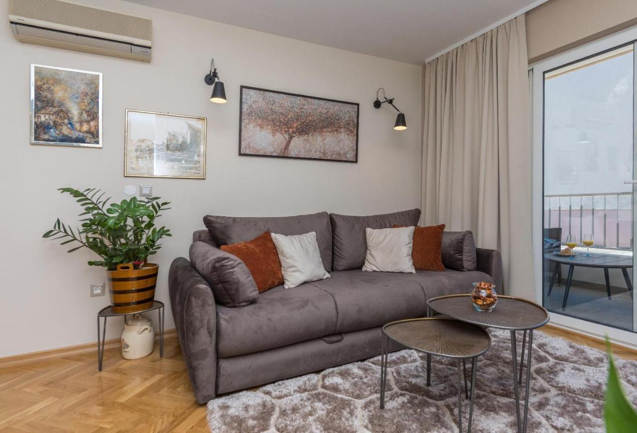 Chic Apartment Zoja Near Beach With Free Parking มาคาร์สกา ภายนอก รูปภาพ